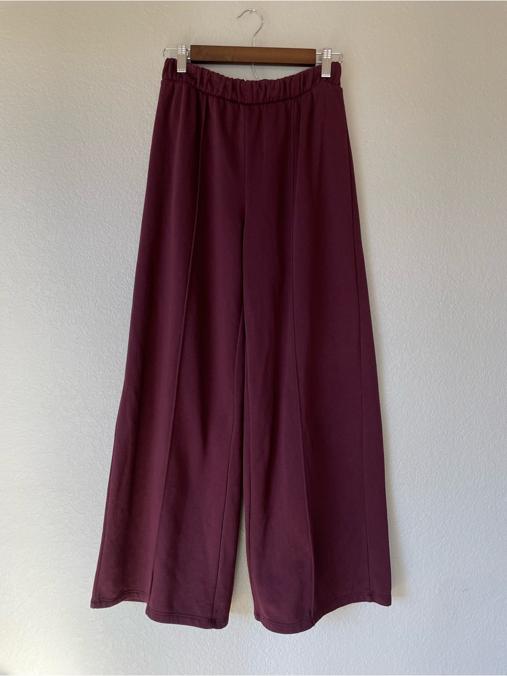 Divided by H&M Burgundy Wide Leg Sweatpants High Waisted Pleated Cotton Blend S